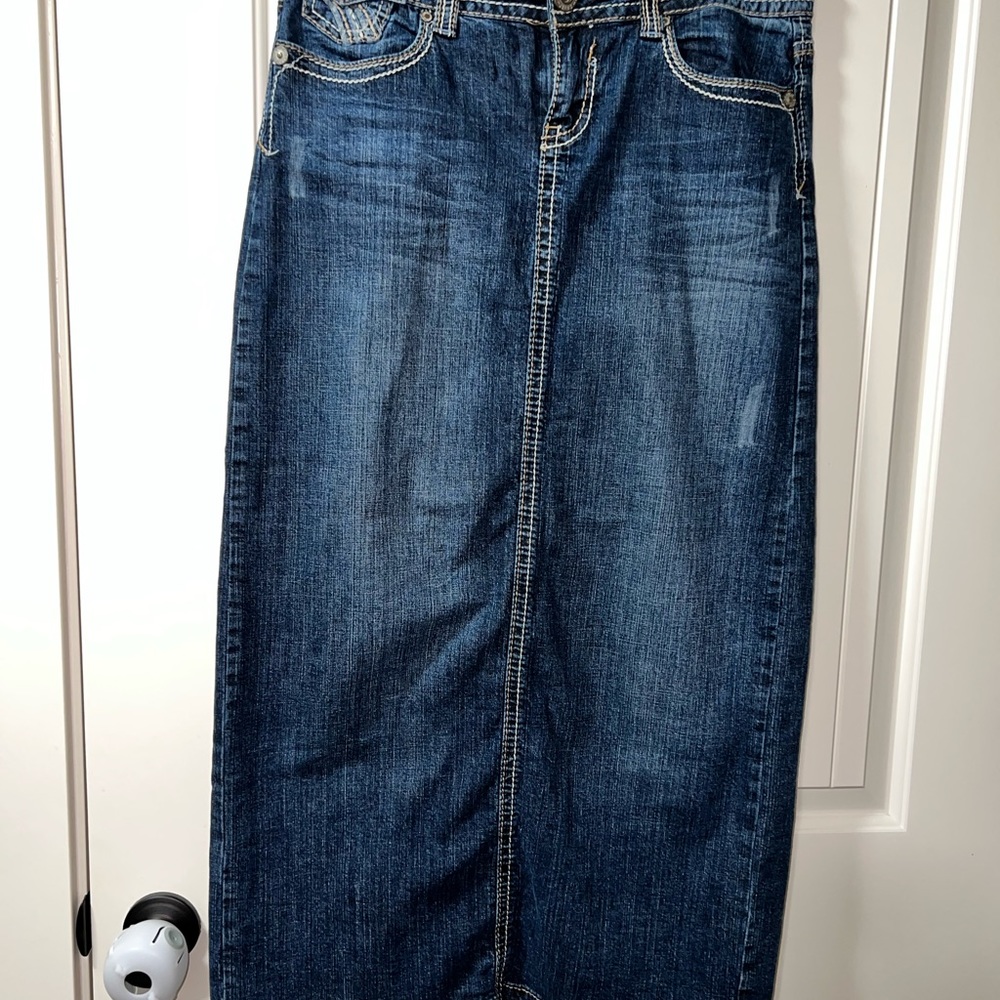 Maurices Hydraulic Womens Long Denim Jean Skirt no tags but feels like a Size 10